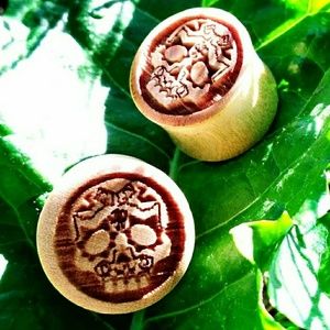 Sugar Skull Wood Plugs 5/8 16mm. Pairs.